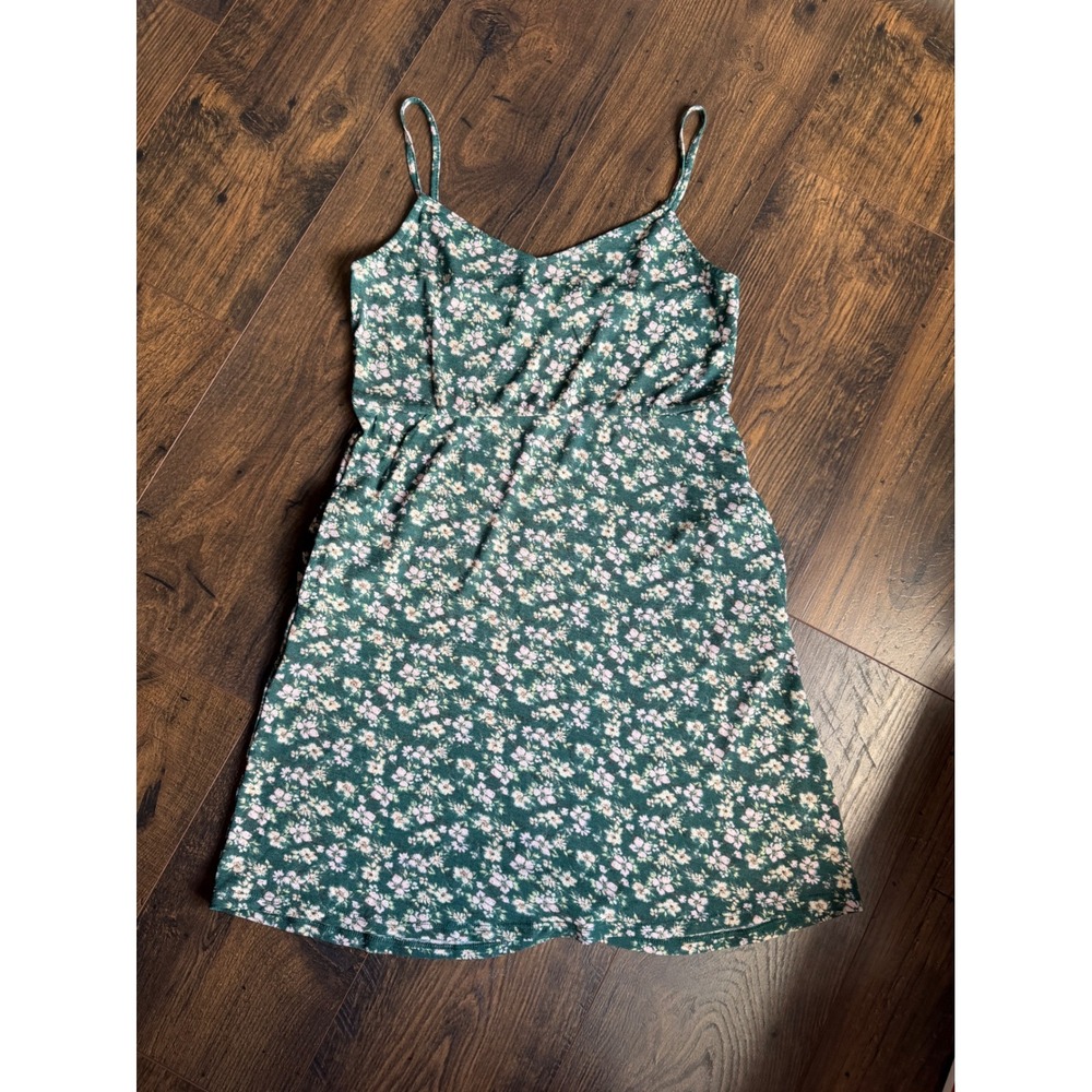 Live To Be Spoiled Green Floral Cami Mini Dress Womens Med V-Neck Stretch 0008